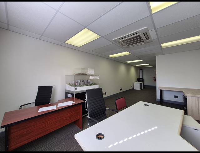 54M² OFFICE TO LET IN DUNKELD WEST